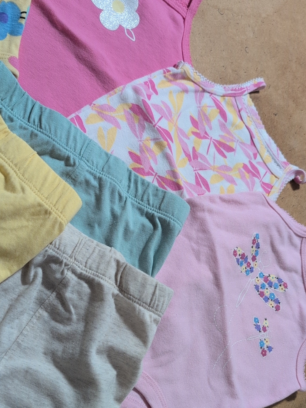 🌸2/$35🌸 Like New Baby Girls Lullaby Lane Set Of Summer Tanks/Shorts Size 6-9M - Picture 6 of 6